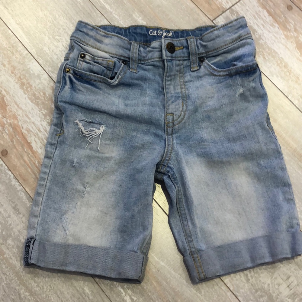 Cat &Jack distressed denim shorts size 7